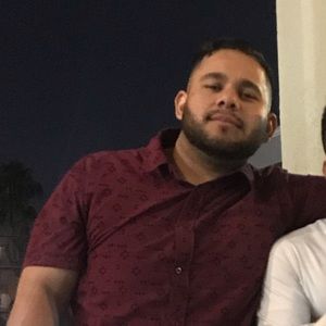 Meet your Posher, Carlos